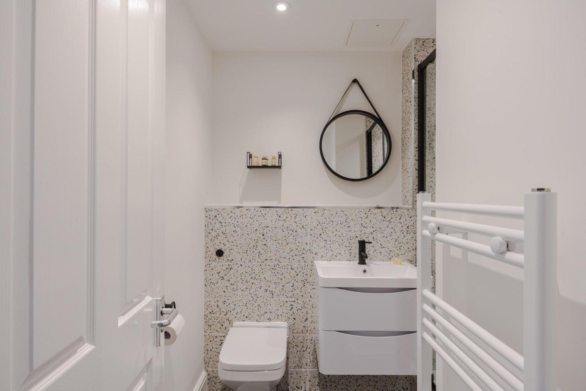 The Sensual Breeze - Fitzrovia - Frankie Says Apartman London Kültér fotó