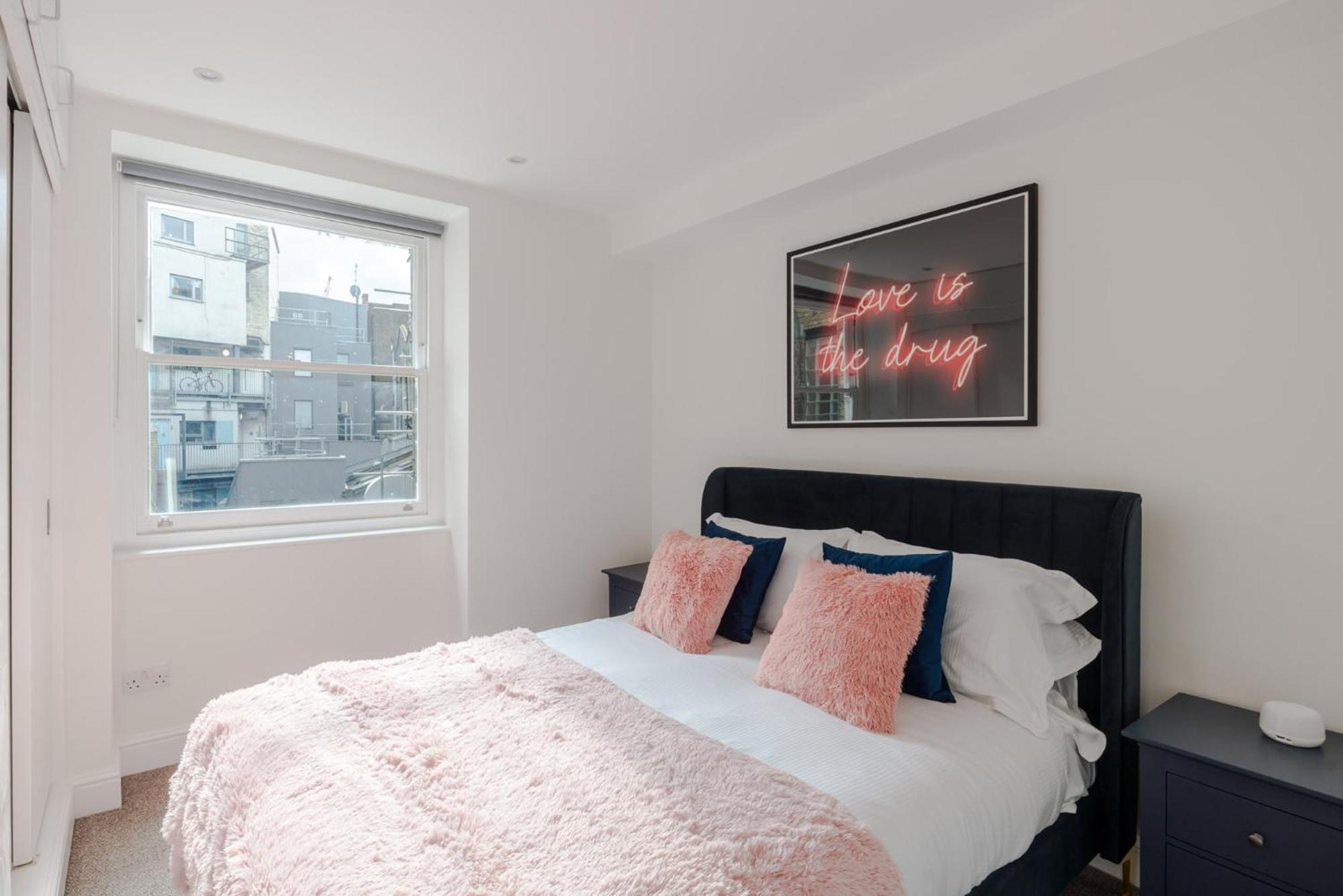The Sensual Breeze - Fitzrovia - Frankie Says Apartman London Kültér fotó